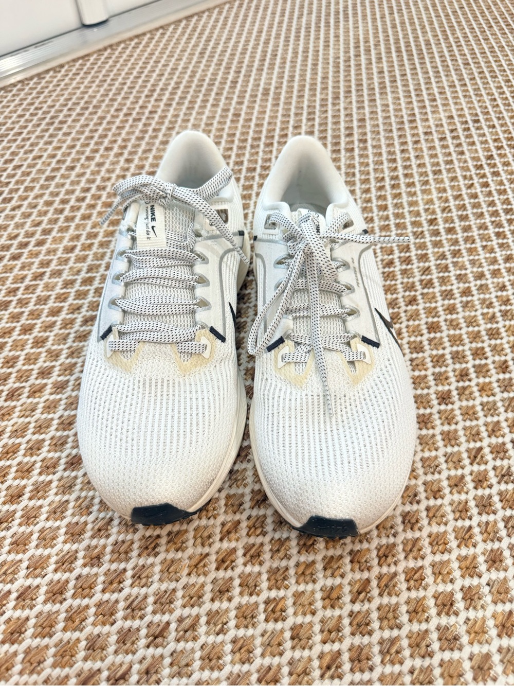 Nike Air Zoom Pegasus - Nike White and Black Mesh Running Sneakers